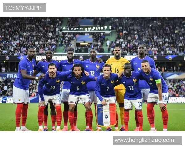 法国足球队中的白人球星及其在球队中的重要地位分析